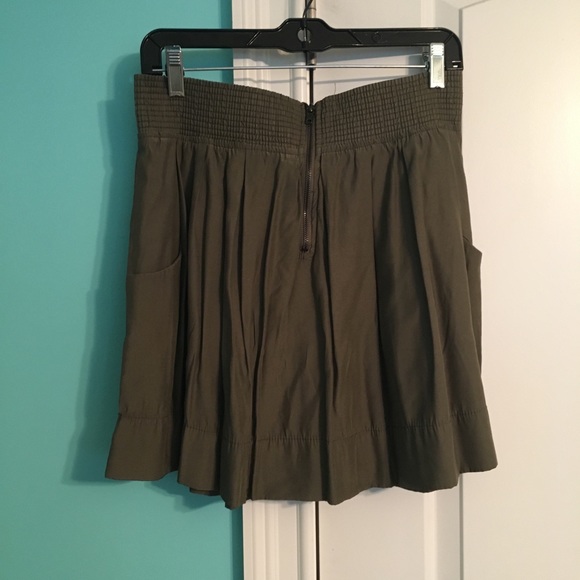 Olive high-waisted Skirt - Picture 2 of 3